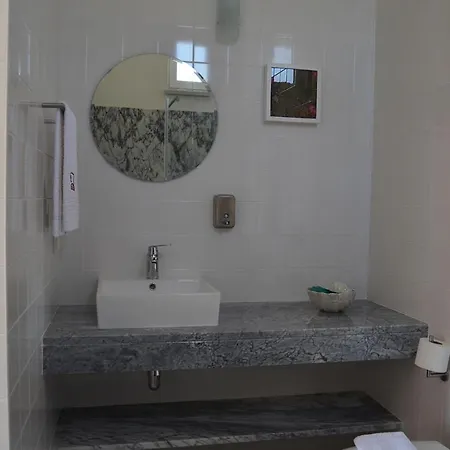 Entre Vinhas & Mar Feriegård