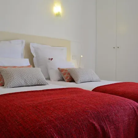 Entre Vinhas & Mar *