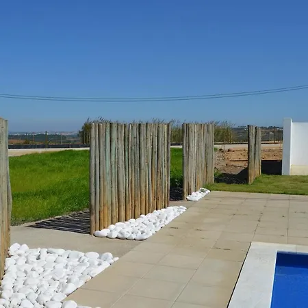 Entre Vinhas & Mar Feriegård