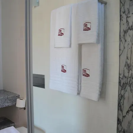 Entre Vinhas & Mar Óbidos