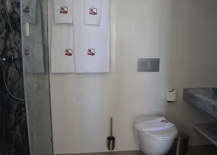 Entre Vinhas & Mar *