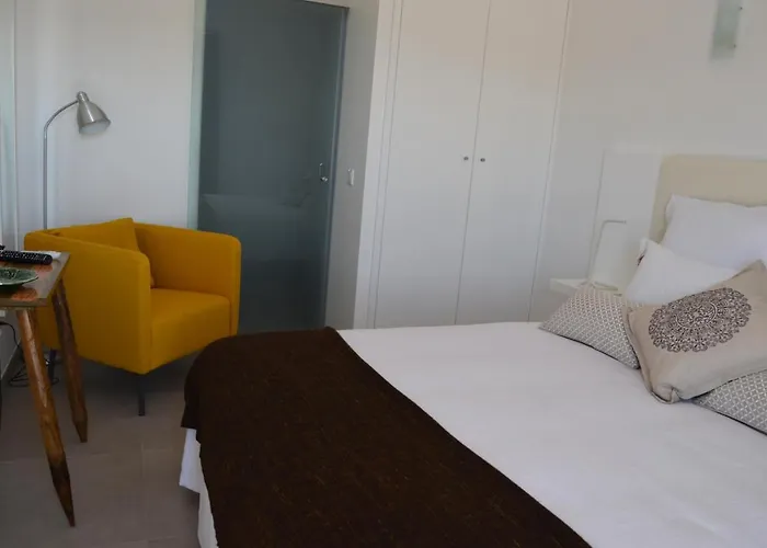 Entre Vinhas & Mar 오비도스