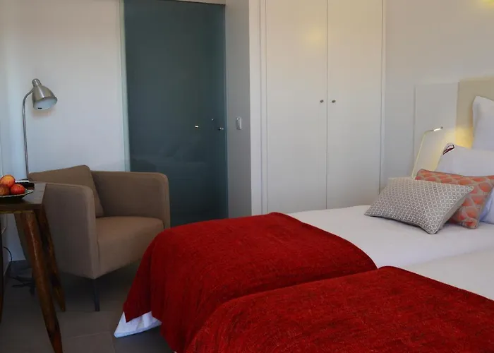 Entre Vinhas & Mar 오비도스